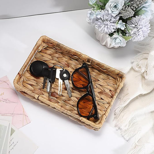 Hipiwe Small Keys Basket for Entryway Table Decorative Wicker Basket Tray Woven Organizer Baskets Water Hyacinth Snacks Fruit Serving Trays for Keys Wallet Cell Phone Candy Organizing, 9.8"x6.3"