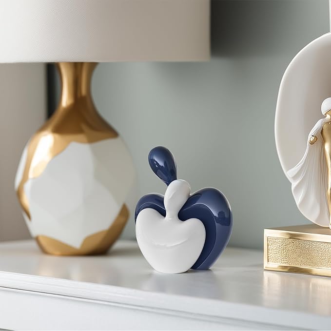 XMGZQ Blue White Mini Hugging Couple Statue Ceramic Lover Figurine Home Decor is a Romantic Gift for Her on Wedding Anniversary and Valentines, TV Stand Decoration Knick Knacks for Shelves (Blue)