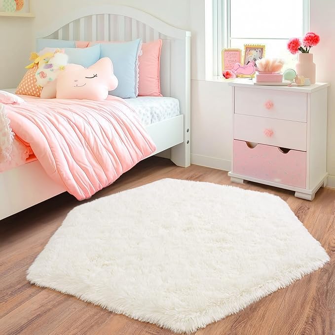 4x4.6 Feet Cream Hexagon Rugs for Princess Tent, Ultra Soft Fluffy Hexagon Area Rug for Bedroom, Cute Shag Rugs for Girls Room, Fuzzy Plush Carpet for Kids Room Tent Castle Home Decor