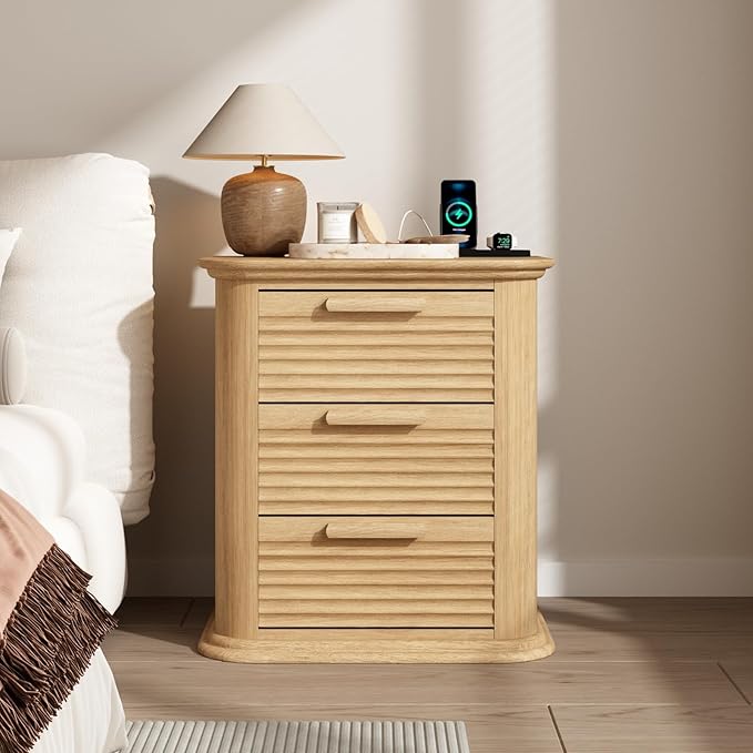 22'' Fluted Nightstand with Charging Station, Modern End Table with 3 Drawers and Storage, Wood Night Stand with Round Corner, Side Table Dresser for Bedroom, Living Room, Curved Profile, Natural Oak