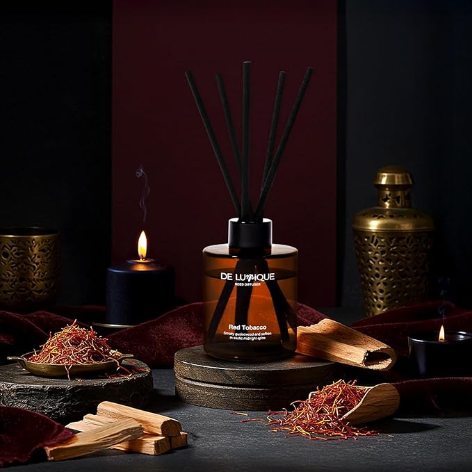 Red Tobacco Reed Diffuser – Aromatherapy Diffuser with Guaiacwood, Saffron, Sandalwood & Chamomile, Long Lasting Home Fragrance – 150ml