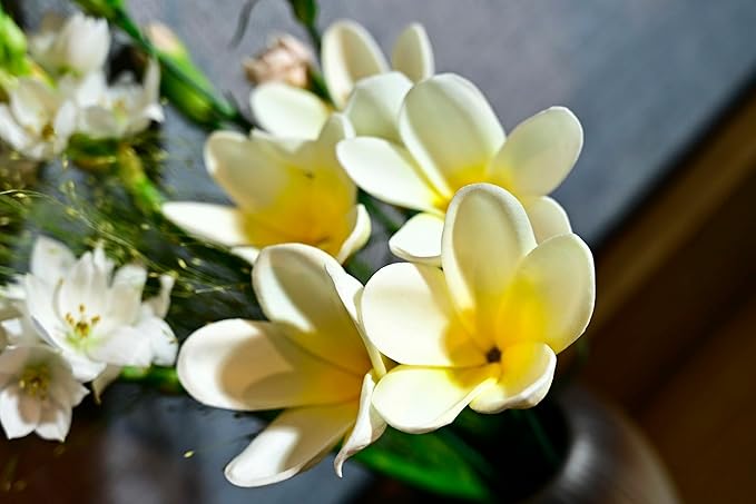 15pcs Gradient Yellow Flowers PU Real Touch Lifelike Hawaiian Artificial Flowers for DIY Wedding Bouquets White Bridal Shower Centerpieces Arrangements Party Tables Decorations