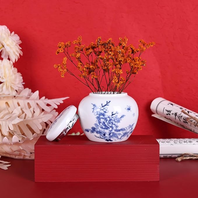XINGYAN Chinese Traditional Blue and White Porcelain Ceramic Small Ginger Jar with Lid,for Tea Storage,Home Decorative,Home Decor Jar,Bud vase (Model-7)