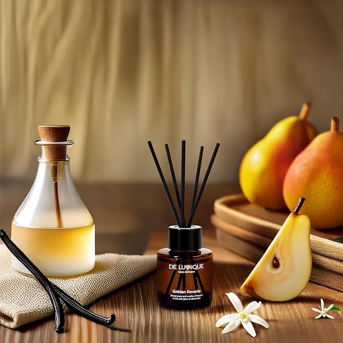 Aroma Diffuser Golden Reverie – Room Scent Diffuser with Essential Oils – Long Lasting Reed Diffuser for Home, Bedroom, or Bathroom – Vanilla & Pear 50ml