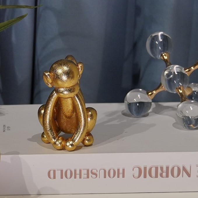 Guichifun Monkey Decor Figurine Home Décor - Cute Resin Gold Twisted Balloon Monkey Figurines for Shelf Bookshelf TV Stand Modern Décor Bedroom Office Decorations Ideal Gift 3 x 2.25 x 3.5 Inch