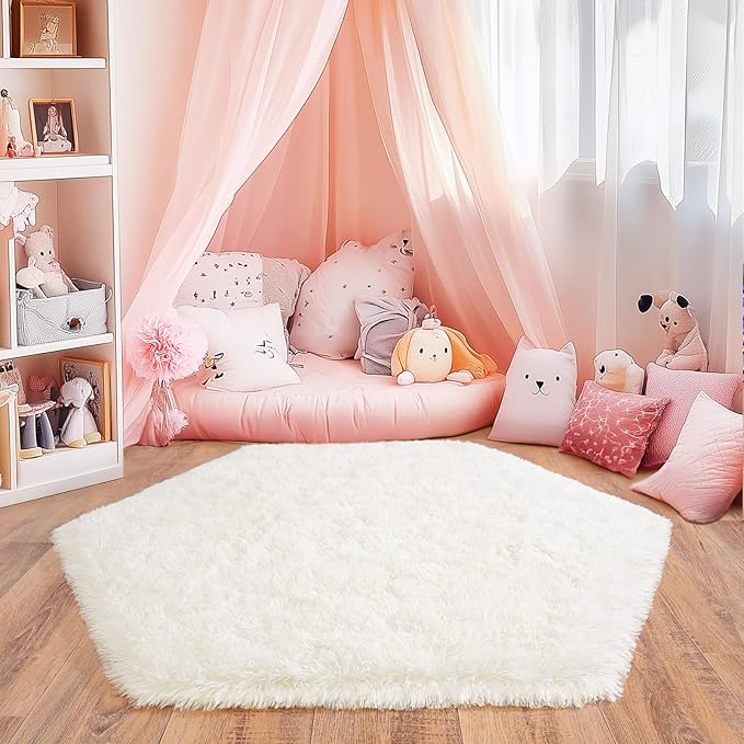 4x4.6 Feet Cream Hexagon Rugs for Princess Tent, Ultra Soft Fluffy Hexagon Area Rug for Bedroom, Cute Shag Rugs for Girls Room, Fuzzy Plush Carpet for Kids Room Tent Castle Home Decor