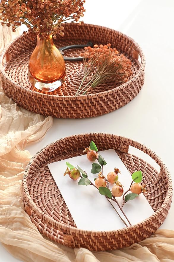 HITOMEN Hand-Woven Round Rattan Serving Tray Decorative Ottoman Wicker Platter with Handles for Coffee Table, Breakfast, Drinks, Snack, Bread, Fruit, Vegetables (Honey Brown Set of 2: M+L)