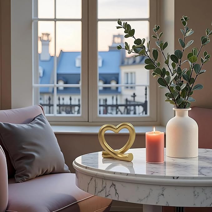 Gold Heart Love Sculpture – Luxury Romantic Gift for Anniversary, Wedding Table Decor, Golden Love Figurine for Elegant Interiors