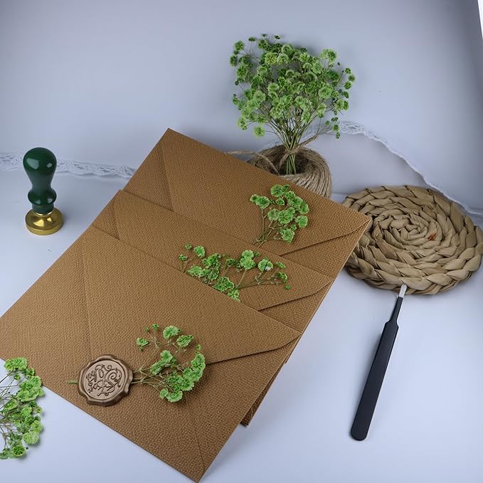 100 Pcs Green Flat Dried Baby's Breath Pressed Flower Bulk Bundles +1 Tweezers Set.Real Gypsophila Natural Dried Flowersr for Making Blessing Card/Resin Art/ DIY Candle Decor.