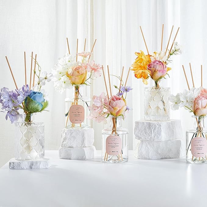 Chloefu Lan Cashmere Vanilla Reéd Diffuser Set with Flowers Reéd Diffuser Sticks, 6.7oz Scent Fragrance Essential Oil Diffuser for Bedroom Bathroom Home Décor Shelf Decor