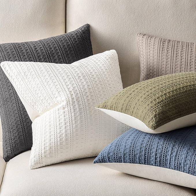 ZeeMart 100% Cotton Waffle Textured Throw Pillow Covers Set of 2, 20x20 Inch Cocoa Brown, Soft Farmhouse Decorative Couch Pillow Cases Brown Cushion Covers for Sofa Bed Living Room Home Decor